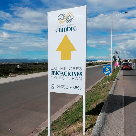 Estructura publicitaria en desarrollo inmobiliario o fraccionamiento 4